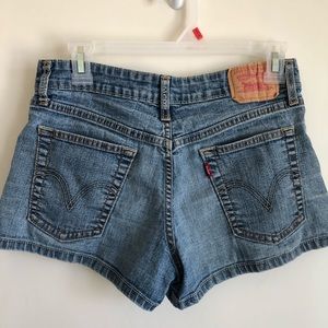 518 Levi’s Jean Shorts